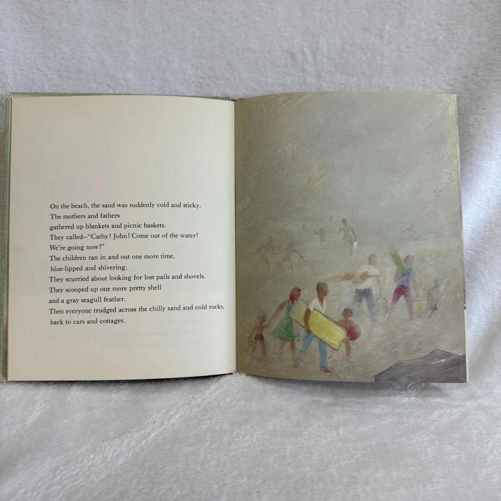 Hide and‎ Seek Fog Childrens Book by Alvin Tresselt Duvoisin 1965 Weekly Reader